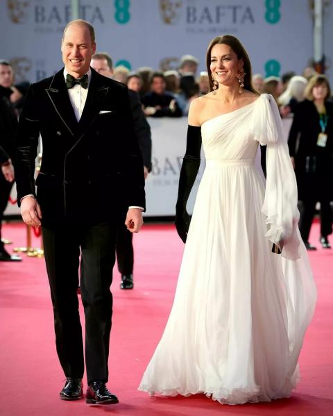 
                Принц Уильям посетит кинопремию BAFTA в одиночестве на фоне болезни Кейт Миддлтон            