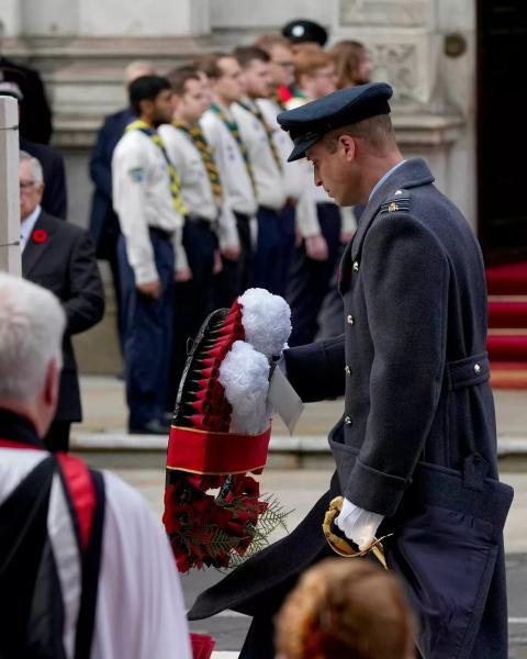 
                Принц Уильям появился на похоронах Томаса Кингстона: известна причина смерти            